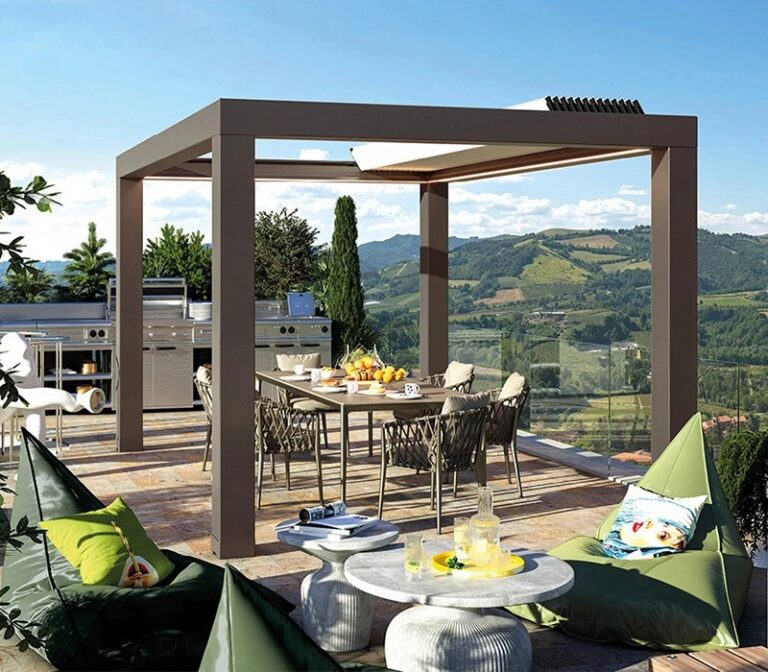 Retractable Louvered Pergola